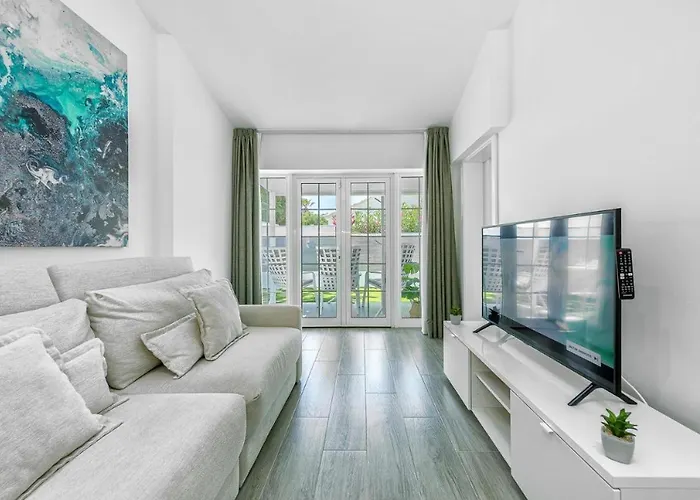 Leire Piscina Privada En Вілла *