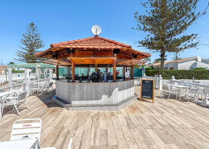 Leire Piscina Privada En 빌라 *